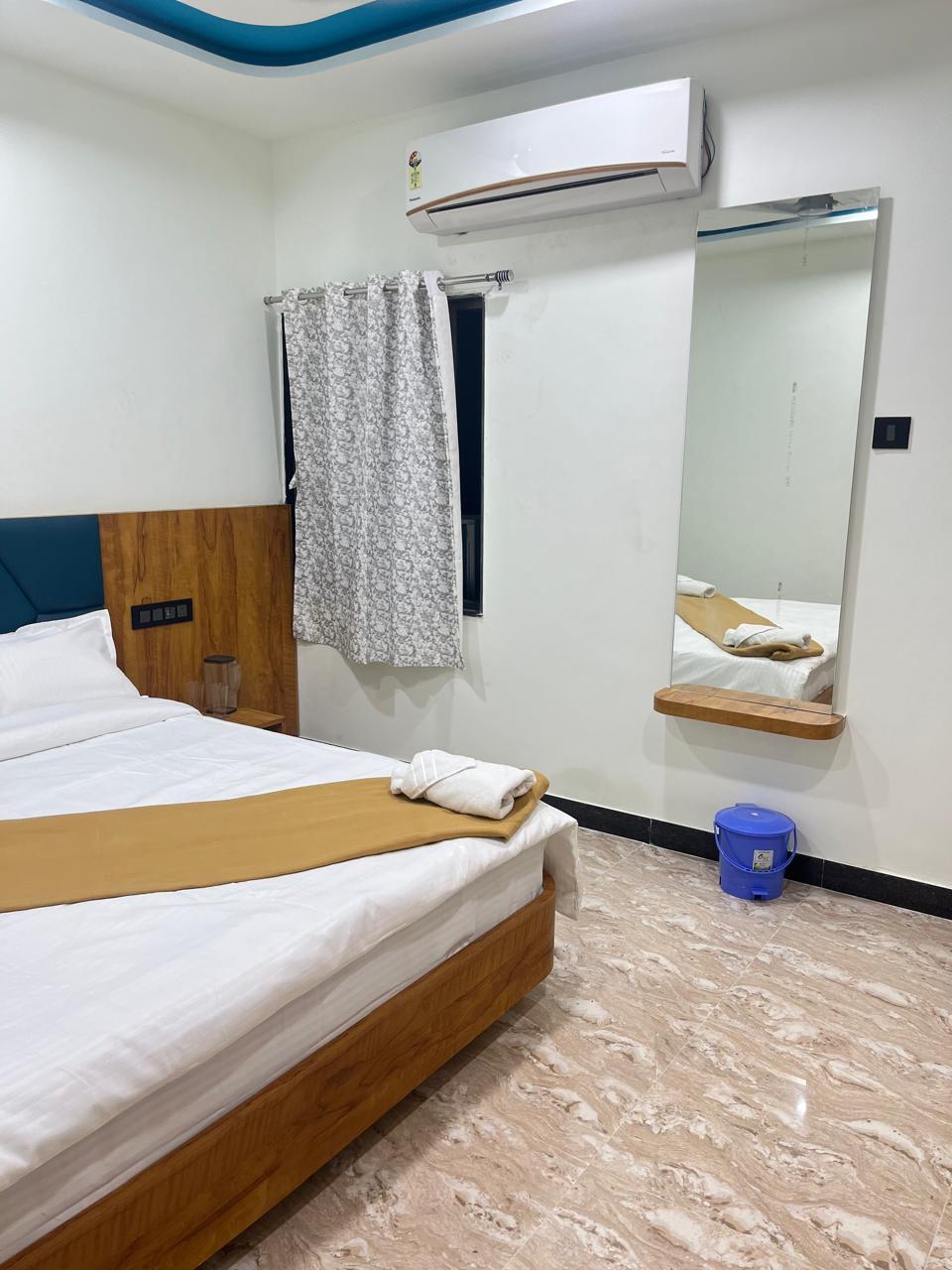 Hotel Siddh - Tap to explore photos