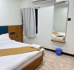 Deluxe Ac Room