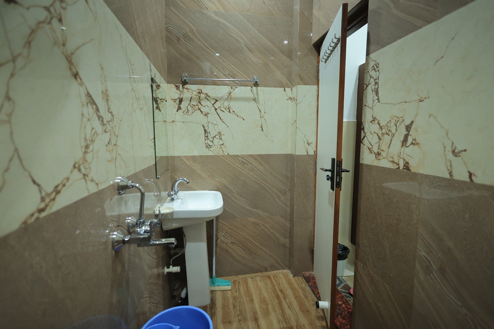 SHRI BANKEY BIHARI BRAJ HOTEL - Tap to explore photos