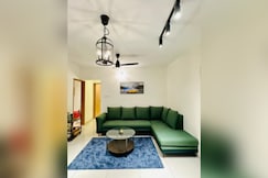 Evara Luex Stays - Luana | Homely 2BR Getaway, Nashik