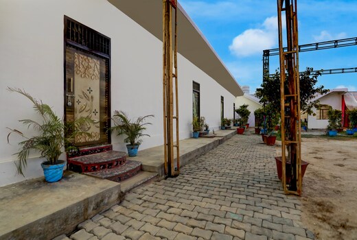 Hotel O R R GARDEN HOTEL