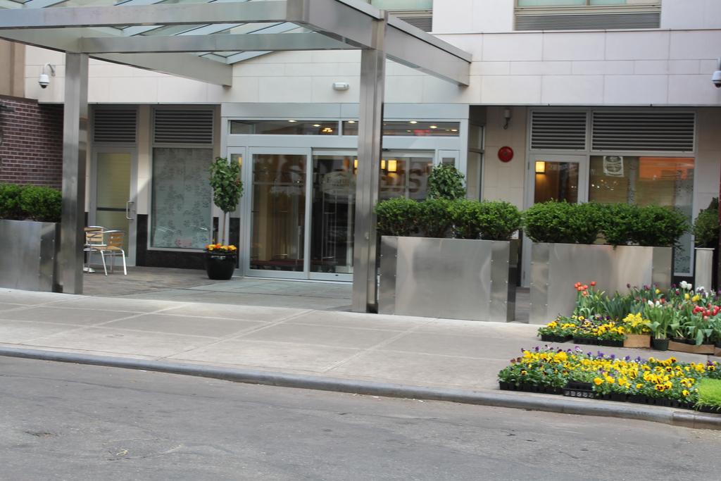 Fairfield Inn & Suites by Marriott New York ManhattanChelsea - Tap to explore photos