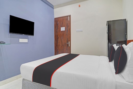 OYO 812411 HOTEL SQUARE UNIQUE SUITES