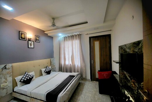 Hotel Season Grand Couple Friendly Nearest Pitampura Metro Station