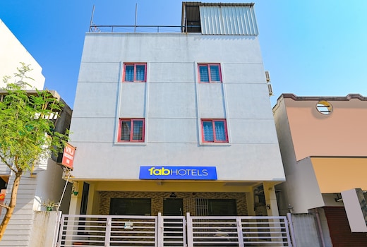 FabHotel VRJ Residency - 500M from Chennai Trade Center