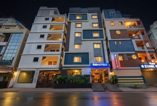 FabHotel DSR Hotel & Suites - Nr Hitech City Railway Station