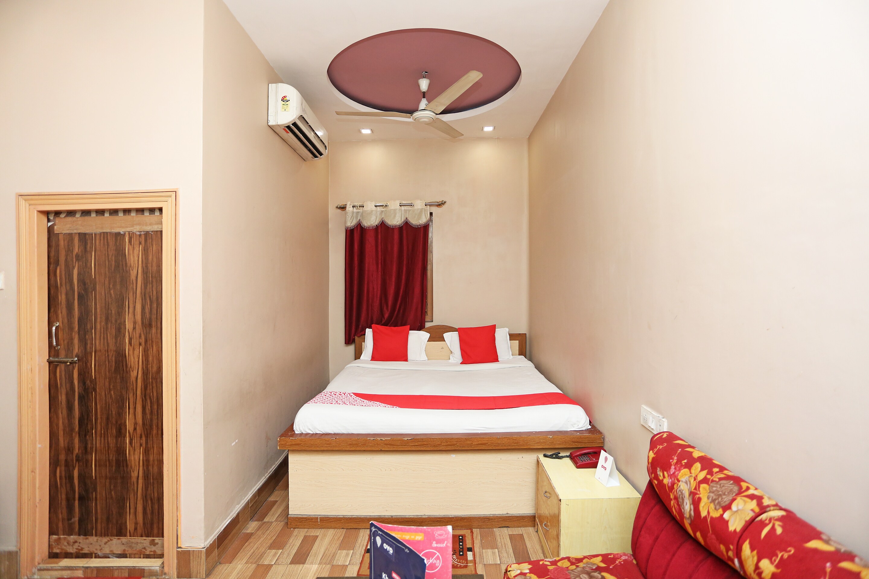 Hotel O Marina Near Cit Road Ladies Park, Park Circus - Tap to explore photos