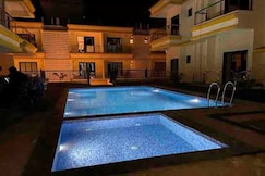 Boutique Resort spacious Private Apartment with Pool North Goa, Goa