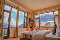 The Tara Garh Palace, Manali