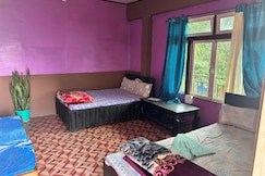 Gitu Home Stay, Phadamchen