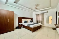 FabHotel Satya, Noida