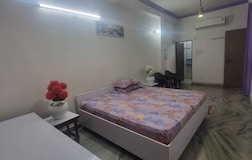 Triple bed room