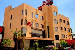 Hotel Makhan Residency, Pathankot