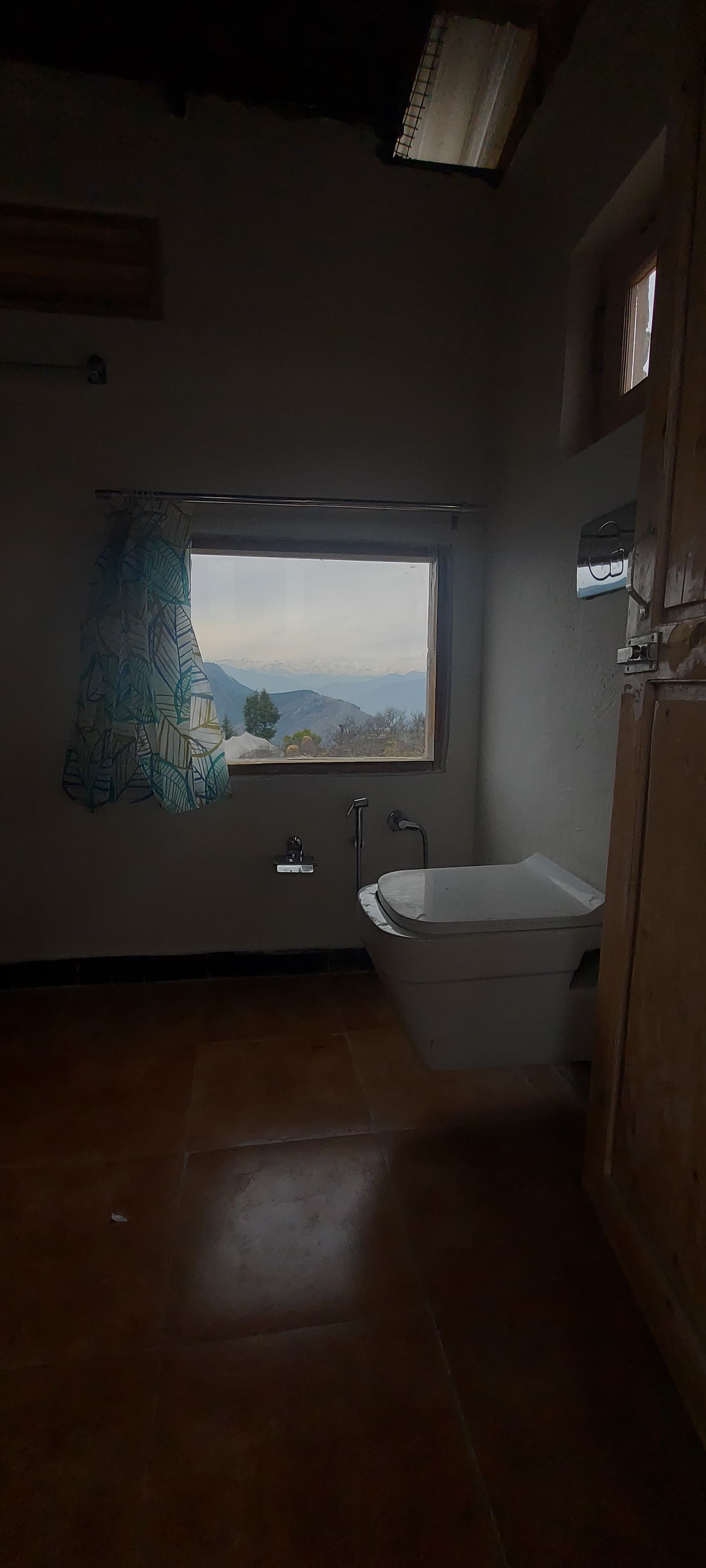Panoramic Glass Lodge Thachi - Tap to explore photos