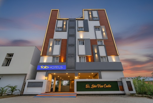 FabHotel Lake View Castle