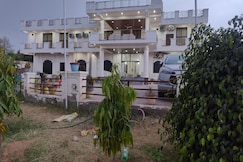 Hotel Meera, Churu
