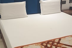 Hotel The Sky's Heights, Bareilly