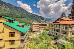 Hotel Pine Grove, Manali