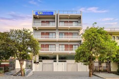 FabHotel Ojas The Nest - Nr. Noida Sector 51 Metro, Noida