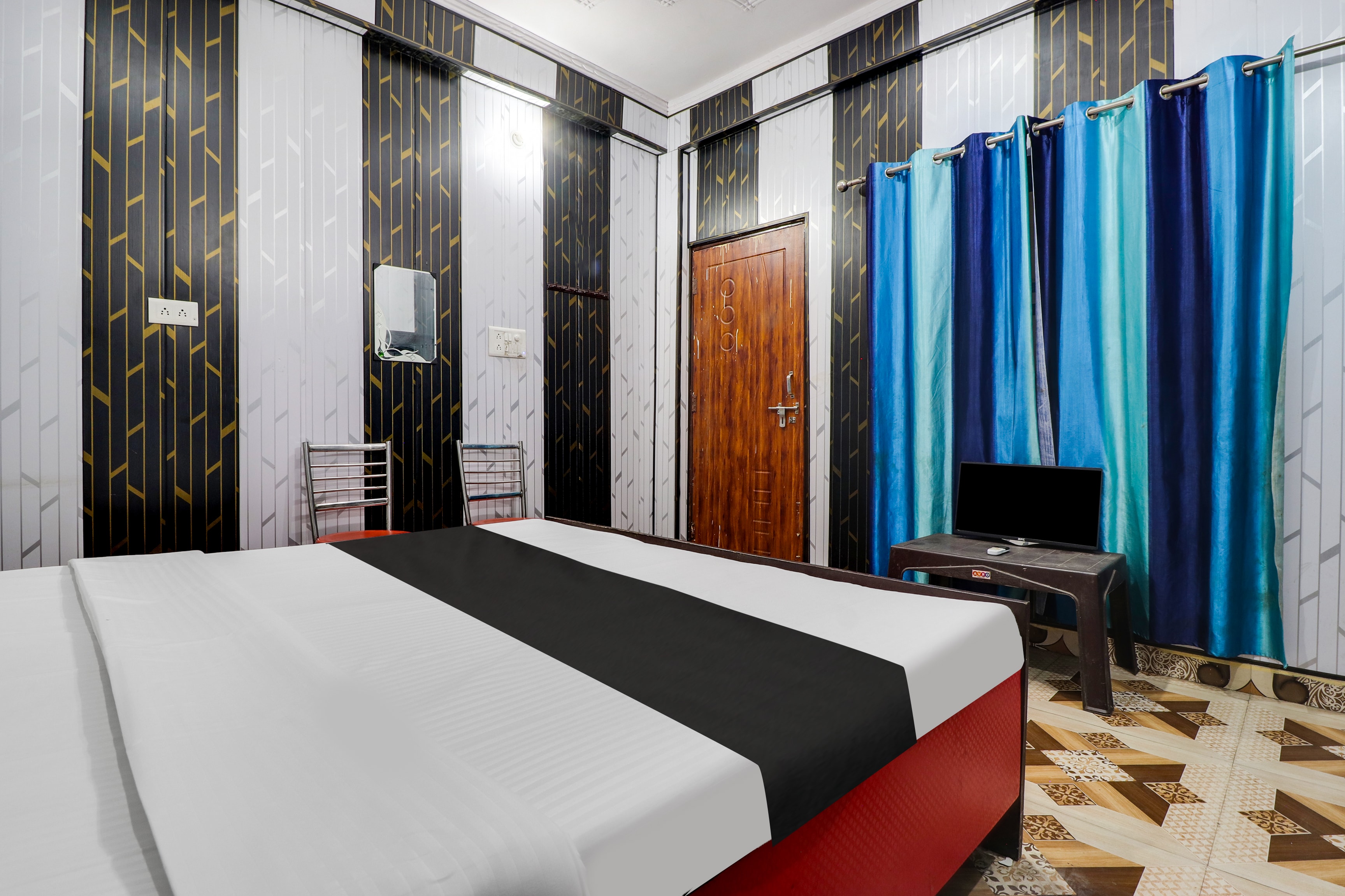 Hotel O DEV BHOOMI - Tap to explore photos