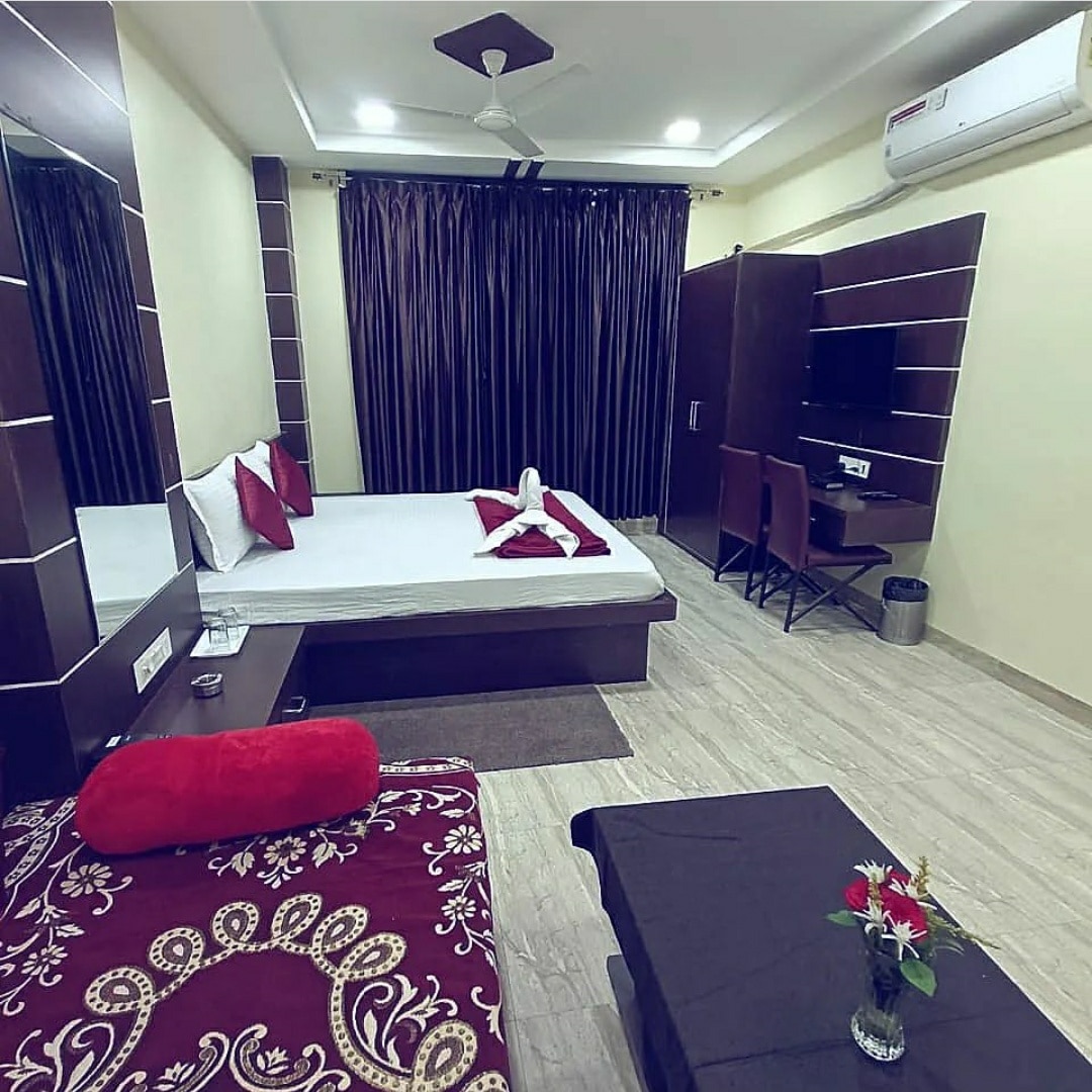 Hotel Paradise khandwa - Tap to explore photos