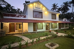 Paradise Beach Villa by the Sea, Kodungallur