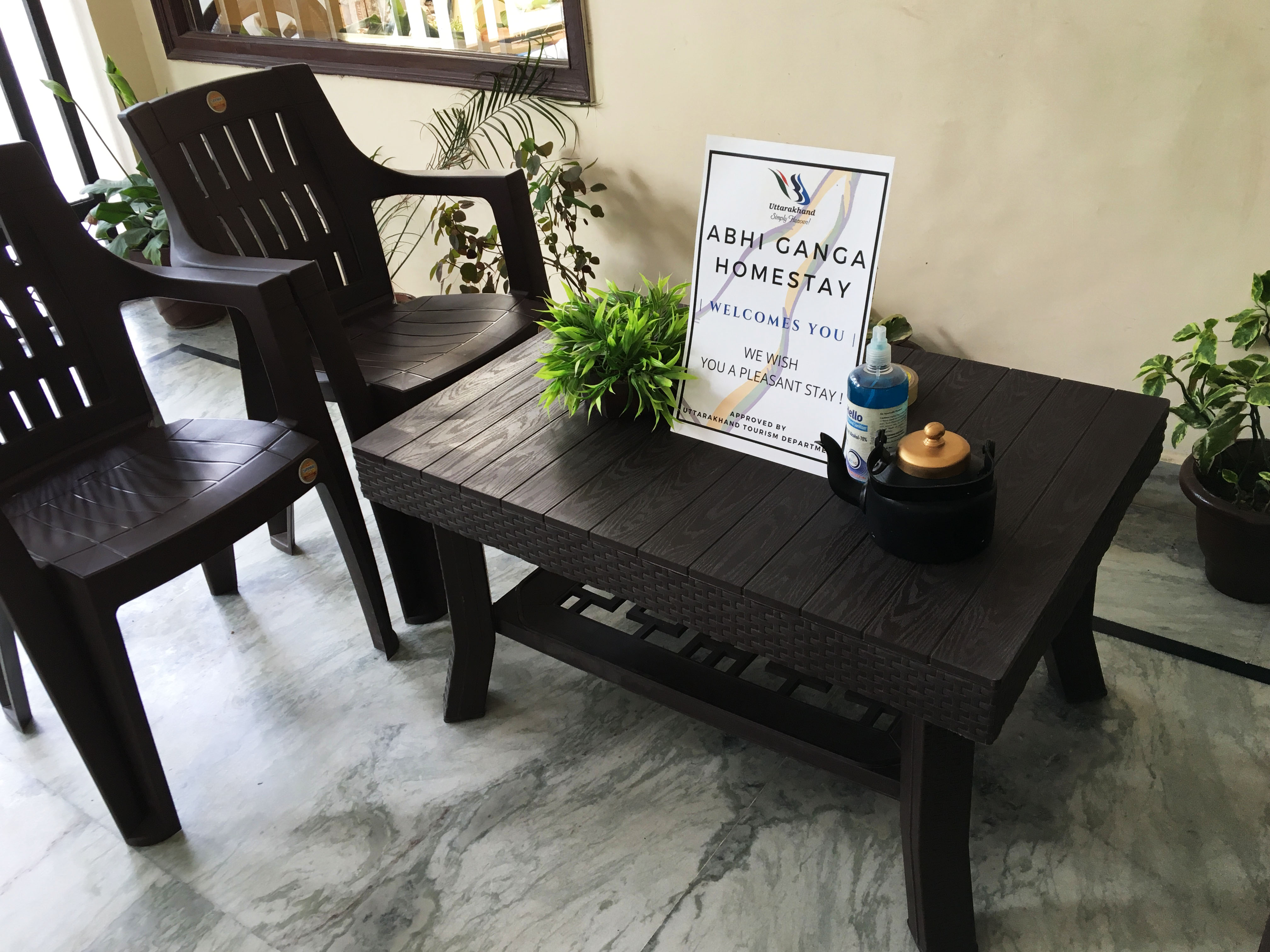 Abhi Ganga Homestay | Near Ganga Ghat - Tap to explore photos