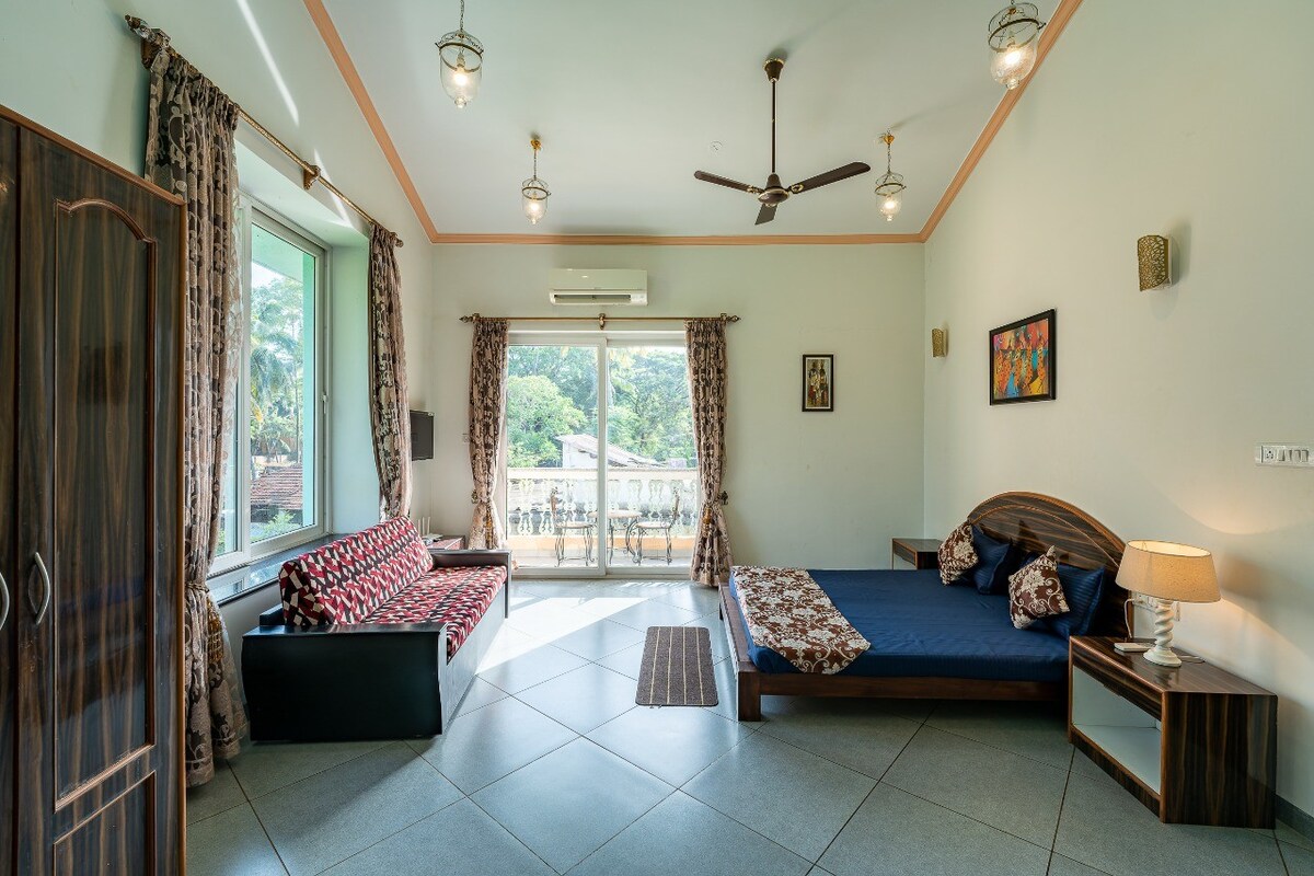 Luxurious 4 BHK Villa on Calangute Baga Road - Tap to explore photos