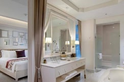 U Sathorn, Bangkok