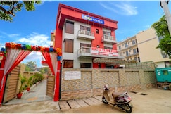 FabHotel Elite Peak, Noida