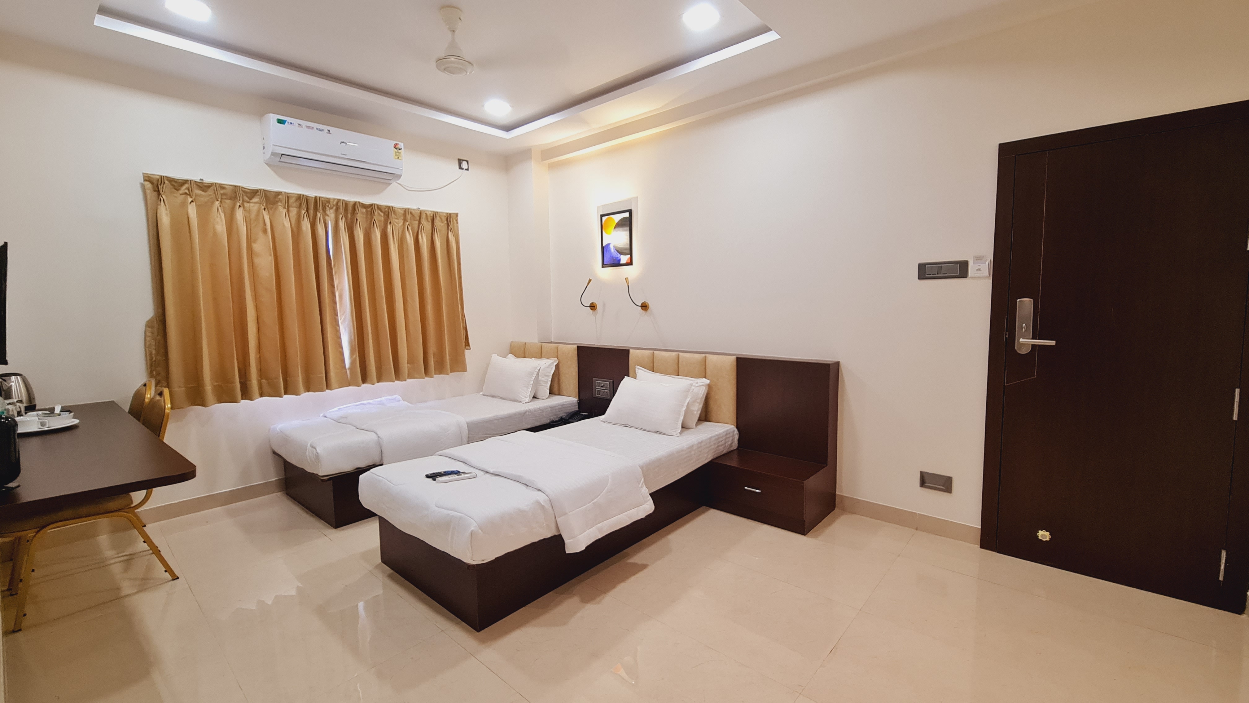 Elegance Inn 4