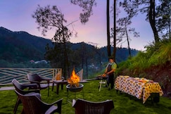 V are Family Spring Hills | 4BHK serviced villa with scenic views & BBQ, Baddi