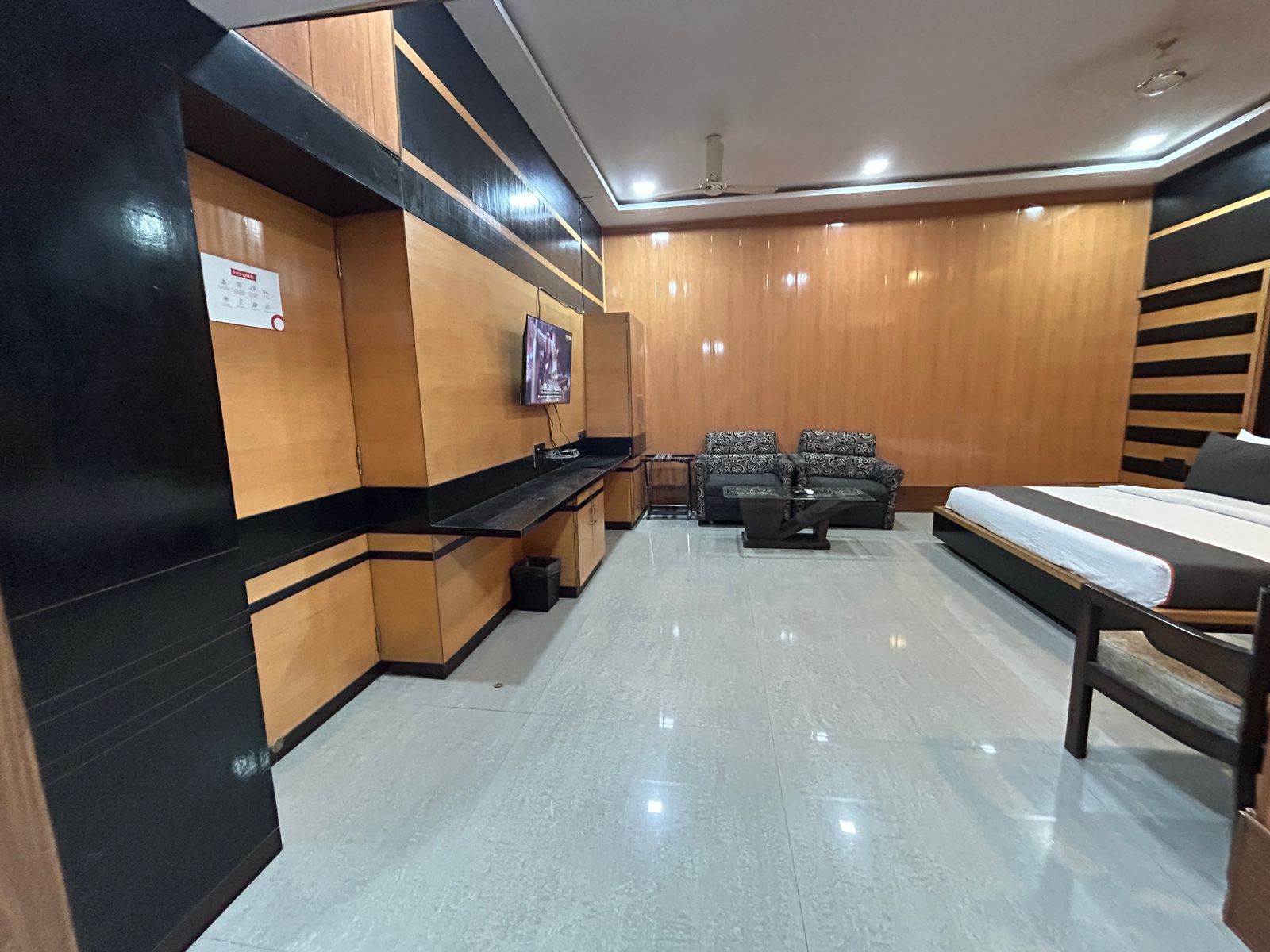 SwagStay Hotel Rahul Palace, Nagpur - Tap to explore photos