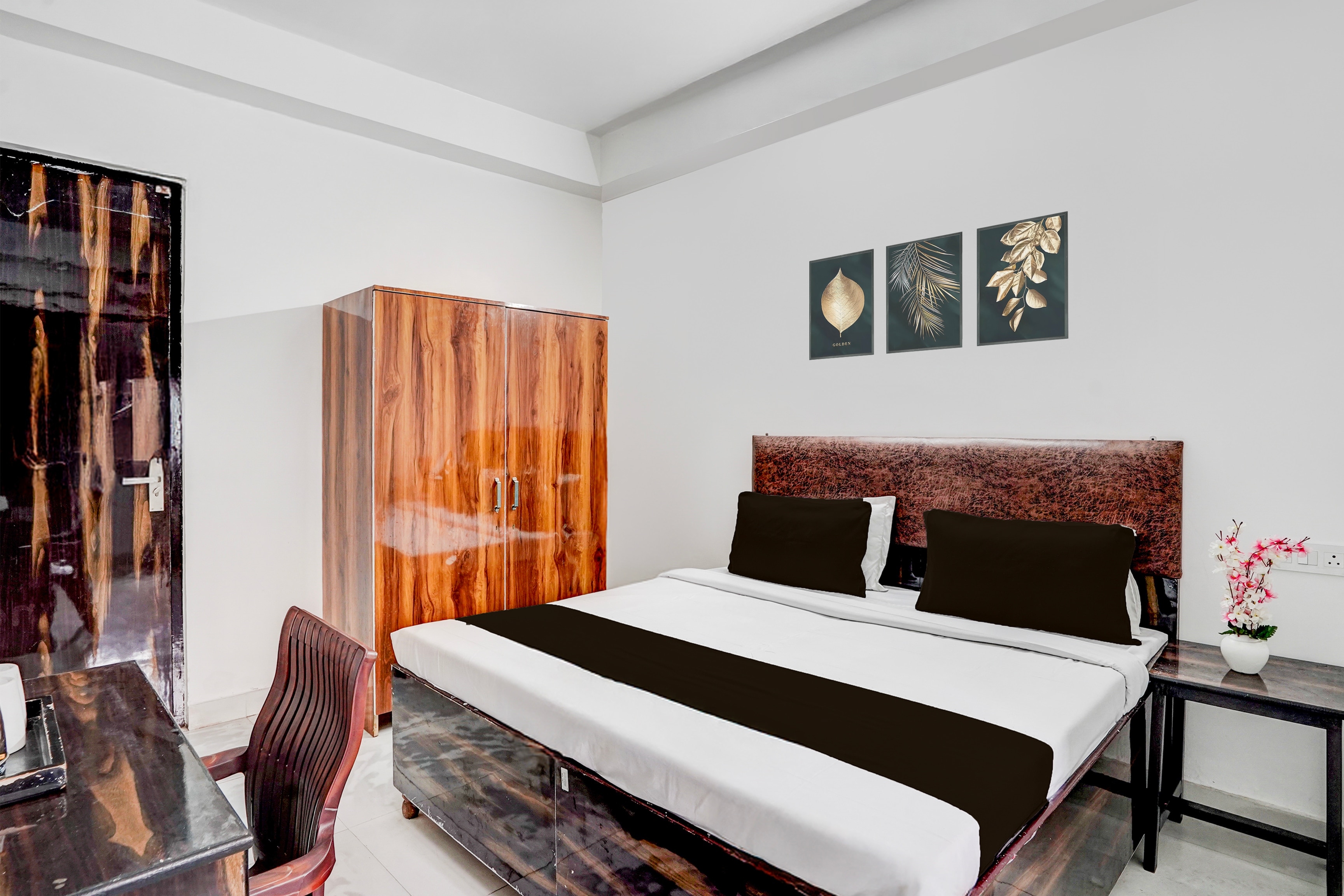 Super Collection O Sector 7 Rohini Formerly Giriraj Residency - Tap to explore photos