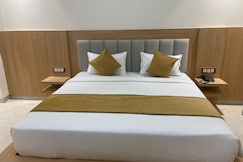 Hotel Immense Plaza, Dankaur