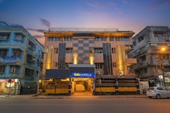 Via Heera Holiday Inn, Kolkata