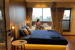 Homly Stays Luxury 3BHK Apartment Private Lift, Indore