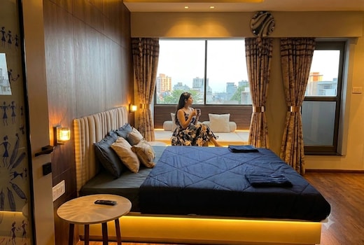 Homly Stays Luxury 3BHK Apartment Private Lift