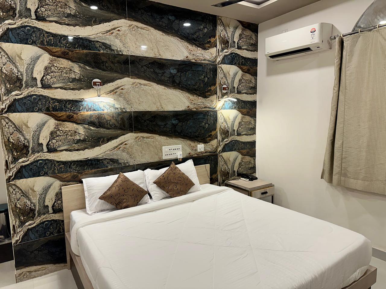 Hotel Rajkamal Stay Inn - Tap to explore photos