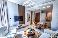 Luxury 1BR Holiday Home CVR A3002 near Burj Khalifa, Dubai