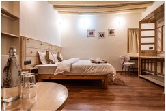 Sama Pangong, Pangong