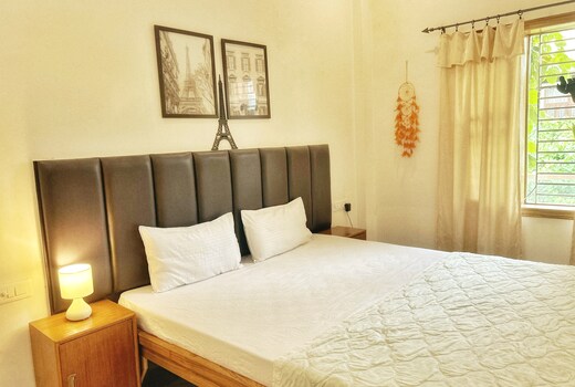 Serene 1 BHK Hideaway close to Ganges by Manstays