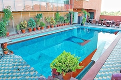 HOTEL YASH GRAND, Ahmednagar