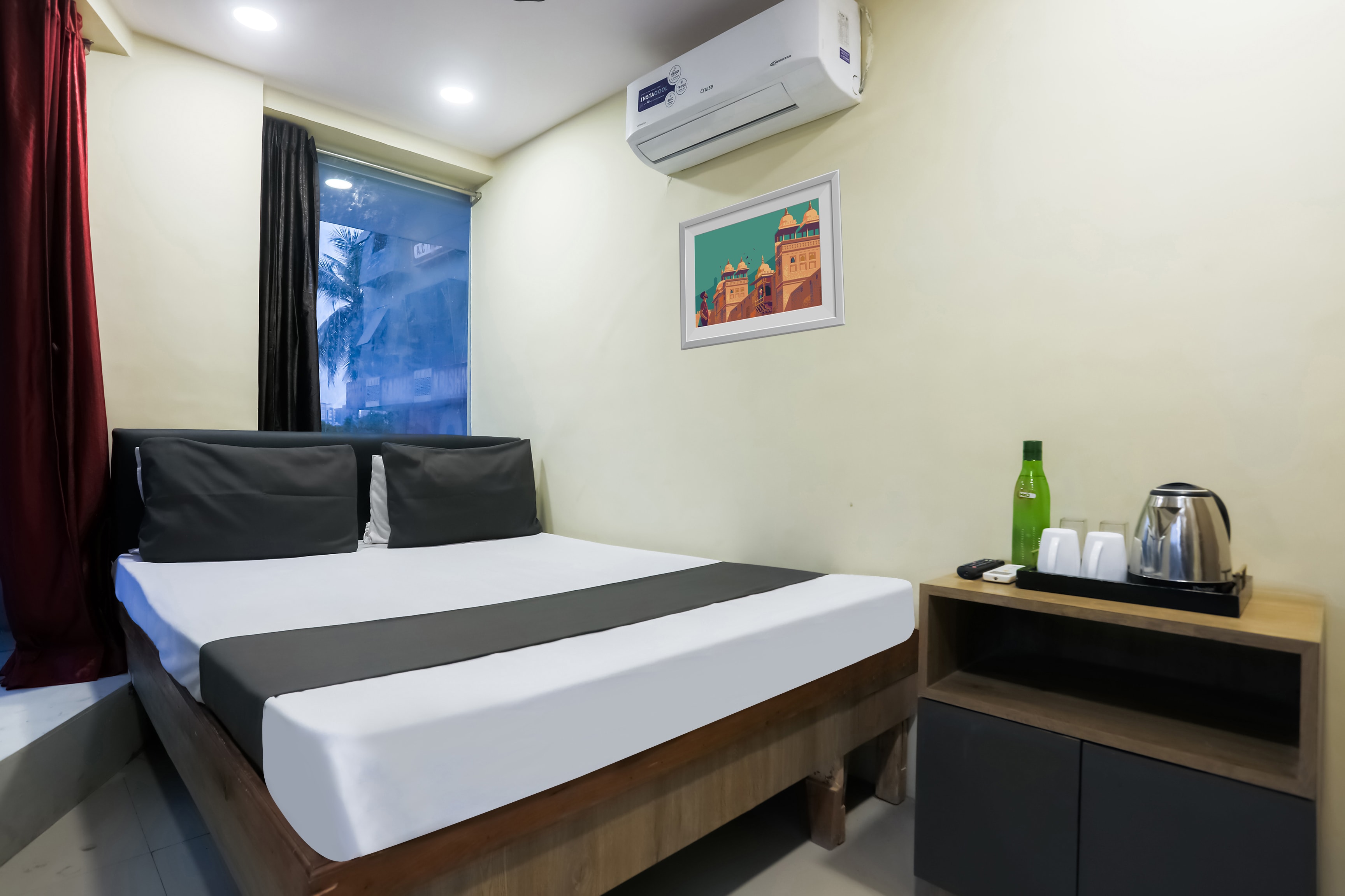 Hotel O IBIS Rooms - Tap to explore photos
