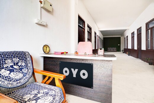 SPOT ON Hotel Lakshya Ghatampur