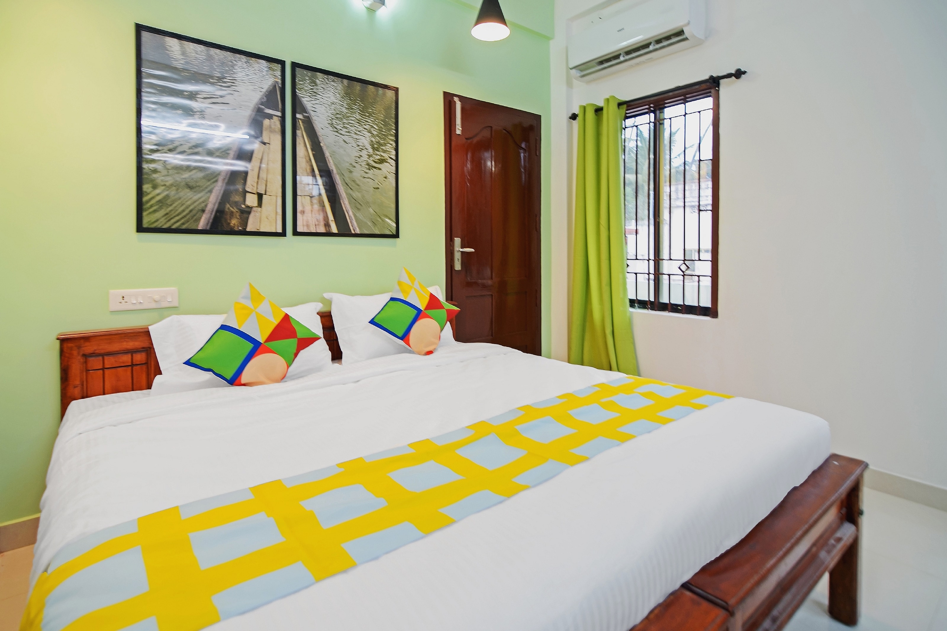 Hotel O Home Pop Tavern Pettah - Tap to explore photos