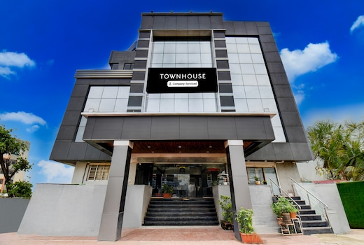 Super Townhouse Chakan MIDC Pune Formerly Renuka Executive