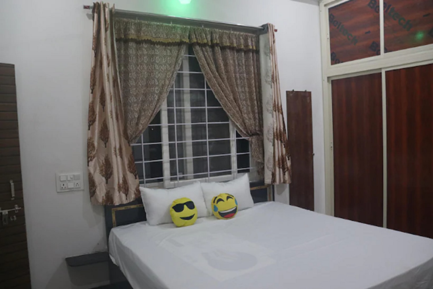 Sukh Sagar Homestay 1bhk silver flat - Tap to explore photos