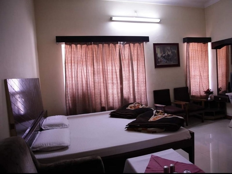 Hotel Vikrant - Tap to explore photos
