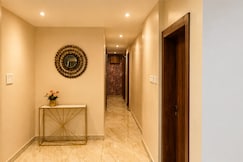B&B Estrella Hotel And Resort, Indore